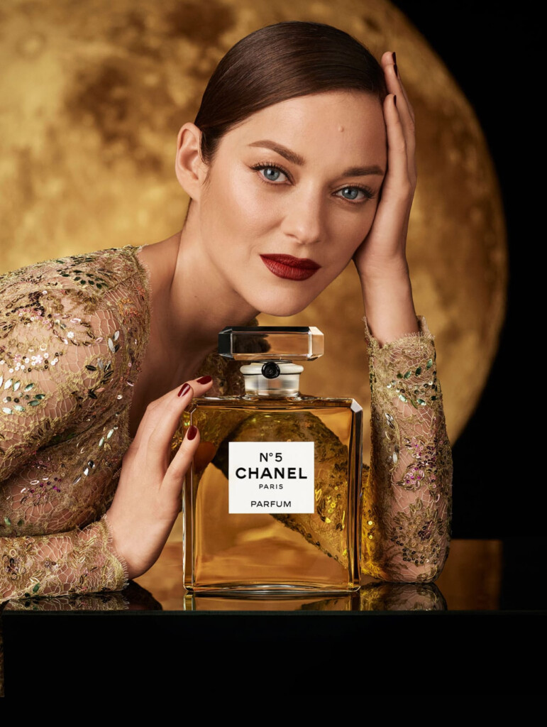CHANEL Official Website Fashion Fragrance Makeup Skincare Watches 
